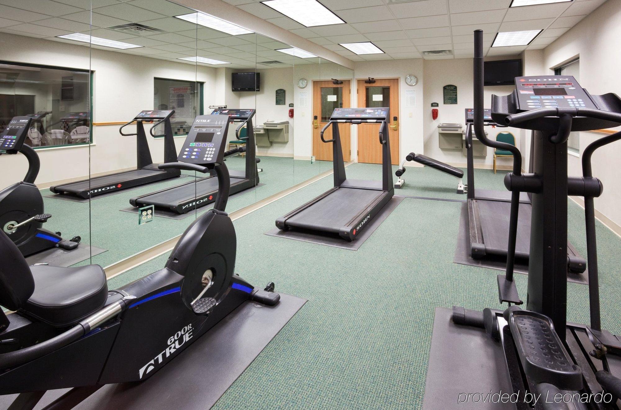 Holiday Inn Express Hotel & Suites Milwaukee-New Berlin By Ihg Facilities photo